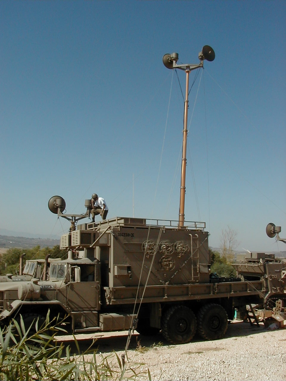 Telescopic Mast And Tower Services For Military Military Locking Mast | Pneumatic Telescoping Mast