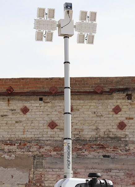 The D-TEC safety system provides overhead power line and above-the-mast illumination delivering added protection for the operator and equipment.
